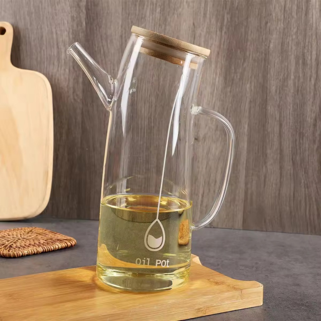 Galheteiro De Vidro Curvo 700ml Com Bico Para Azeite Vinagre Tampa De Bambu