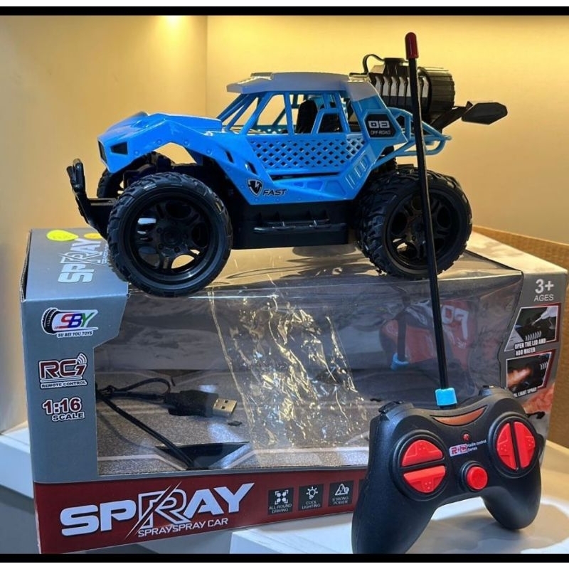 brinquedo carrinho que solta fumaça e carregável com controle remoto.