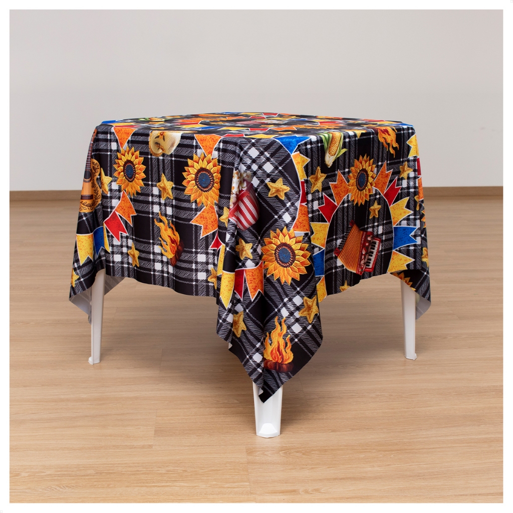 Toalha de Mesa Festa Junina em Tecido 150x150cm