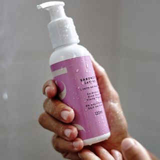 Sabonete Líquido Íntimo 120ml Peles Sensíveis Sem Parabenos Vegano em Oferta na Shopee
