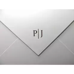 Envelopes para convite de casamento 17,5 c, por 25 cm, Branco Liso - iniciais em dourado -