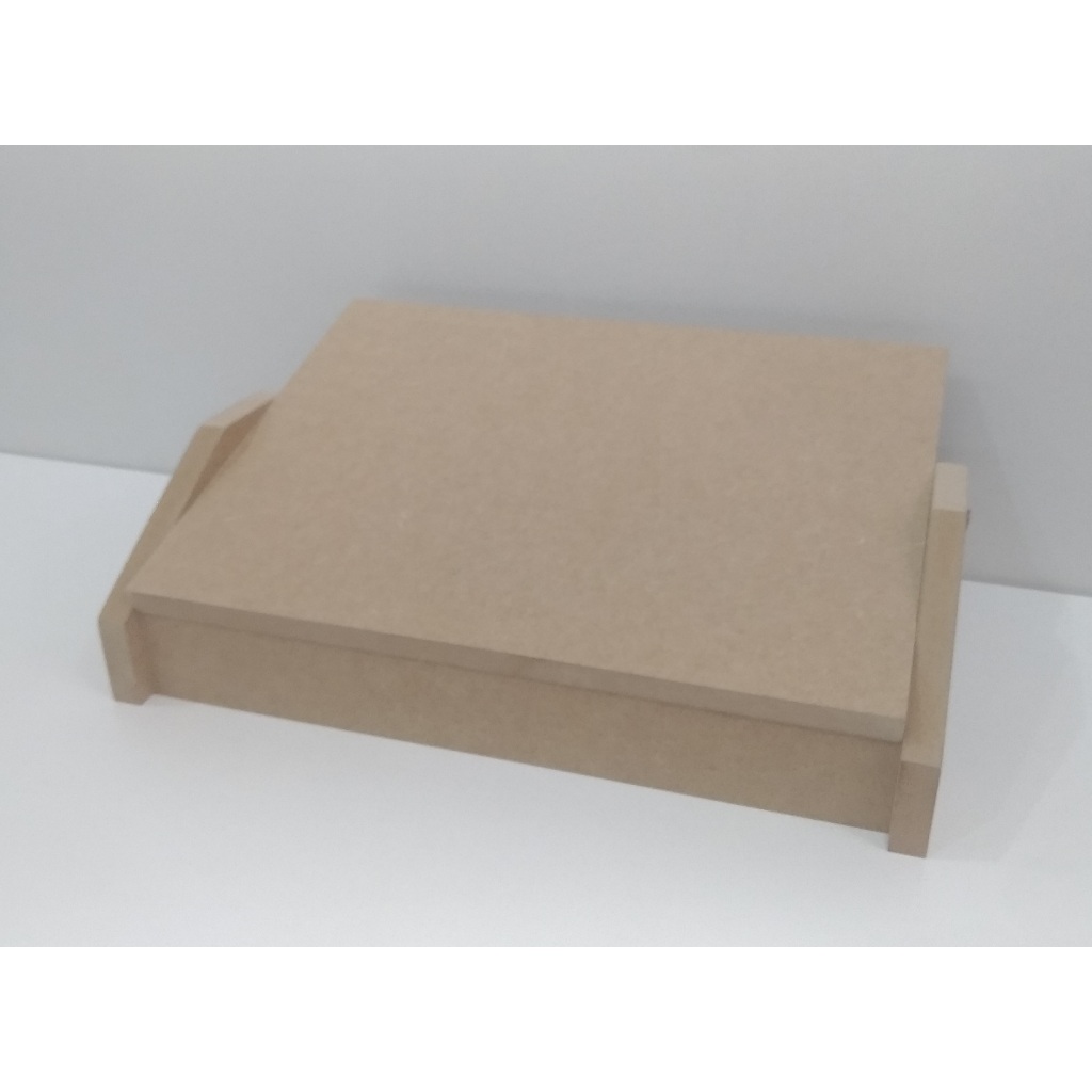 Apoio para os pés ergométrico com movimento feito em MDF natural ecologico