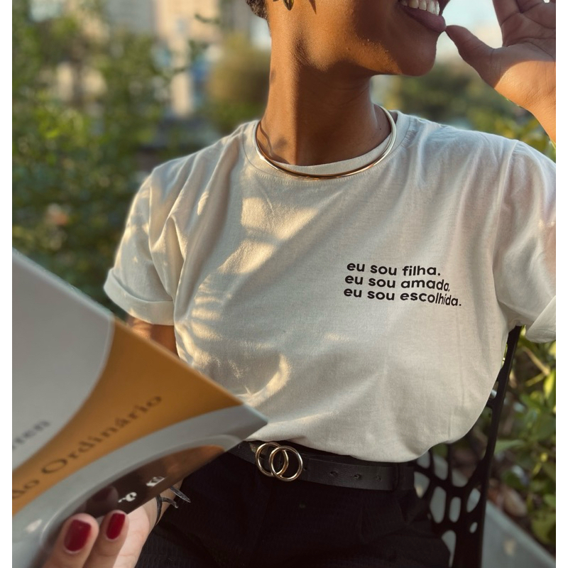 camiseta Blusa evangélica T-shirt eu sou amada Cristã em Oferta na Shopee