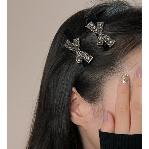 Grampo de cabelo com laço de veludo e strass elegantes/TicTac