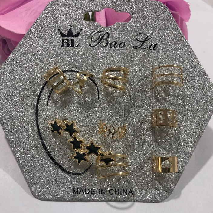 Conjunto exclusivo de Clipes Geométricos em forma de C/Brinco de Metal