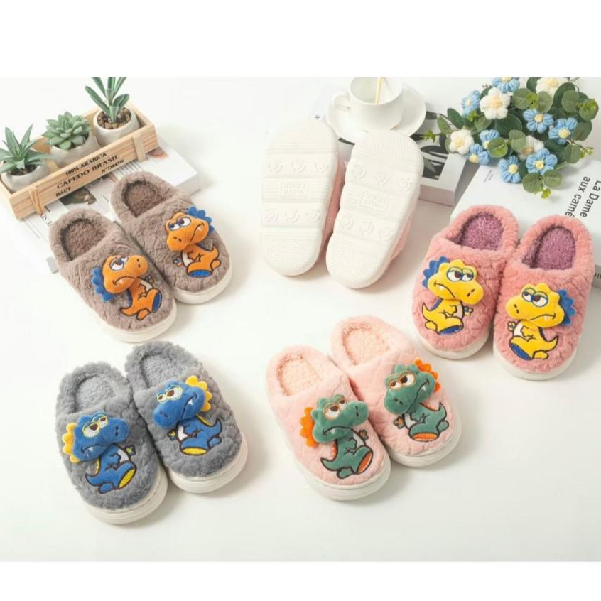Pantufa para o inverno modelo Dinossauro c/ dente / Pantufa Infantil