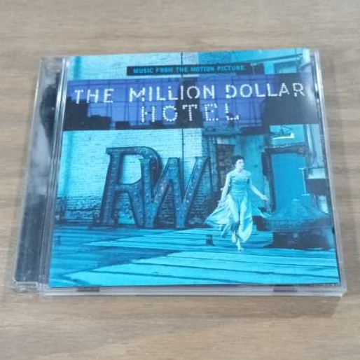 CD-TRILHA SONORA DO FILME-THE  MILLION DOLLAR HOTEL(O HOTEL DE UM MILHÃO DE DOLARES) MUSIC FROM THE MOTION PICTURE