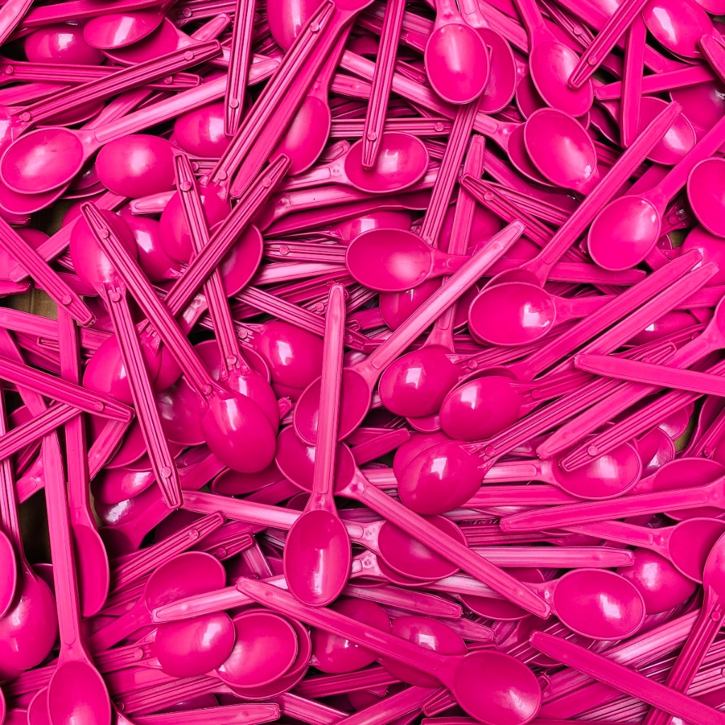 200 Colheres rosa descartáveis reforçada para sobremesa / sorvete em Oferta na Shopee