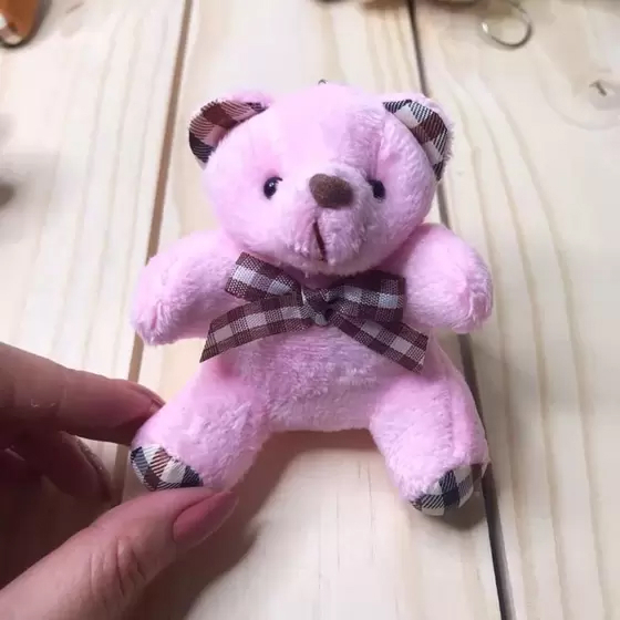 Kit 12 uns Chaveiro Com Pingente De Urso c/ Gravata Sentado De Pelúcia 6cm envia cor aleatório