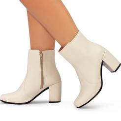 Bota Feminina Lumiss Cano Curto Bico Quadrado Salto Alto Grosso Confortável Off White