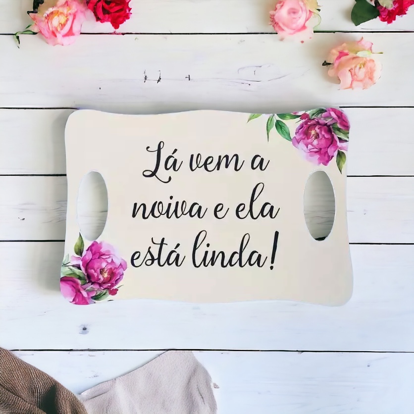 Placa Decorativa Casamento Entrada dos Noivos Pajem Suporte Lá vem a Noiva