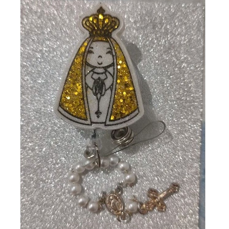 porta crachá nossa senhora+terço em Oferta na Shopee
