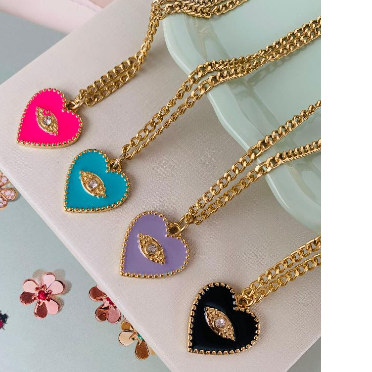 Colares choker místico formato de Coração esmaltado e olho grego central semi joia com camada dupla de verniz italiano