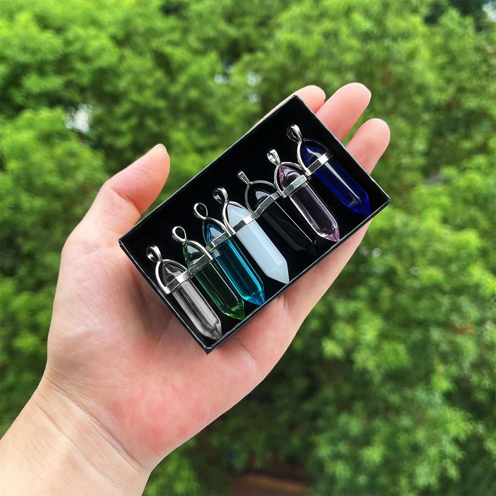 Kit 7 pingentes de pedra cristal Azul Claro Escuro transparente verde brilha no escuro rosa preto em Oferta na Shopee