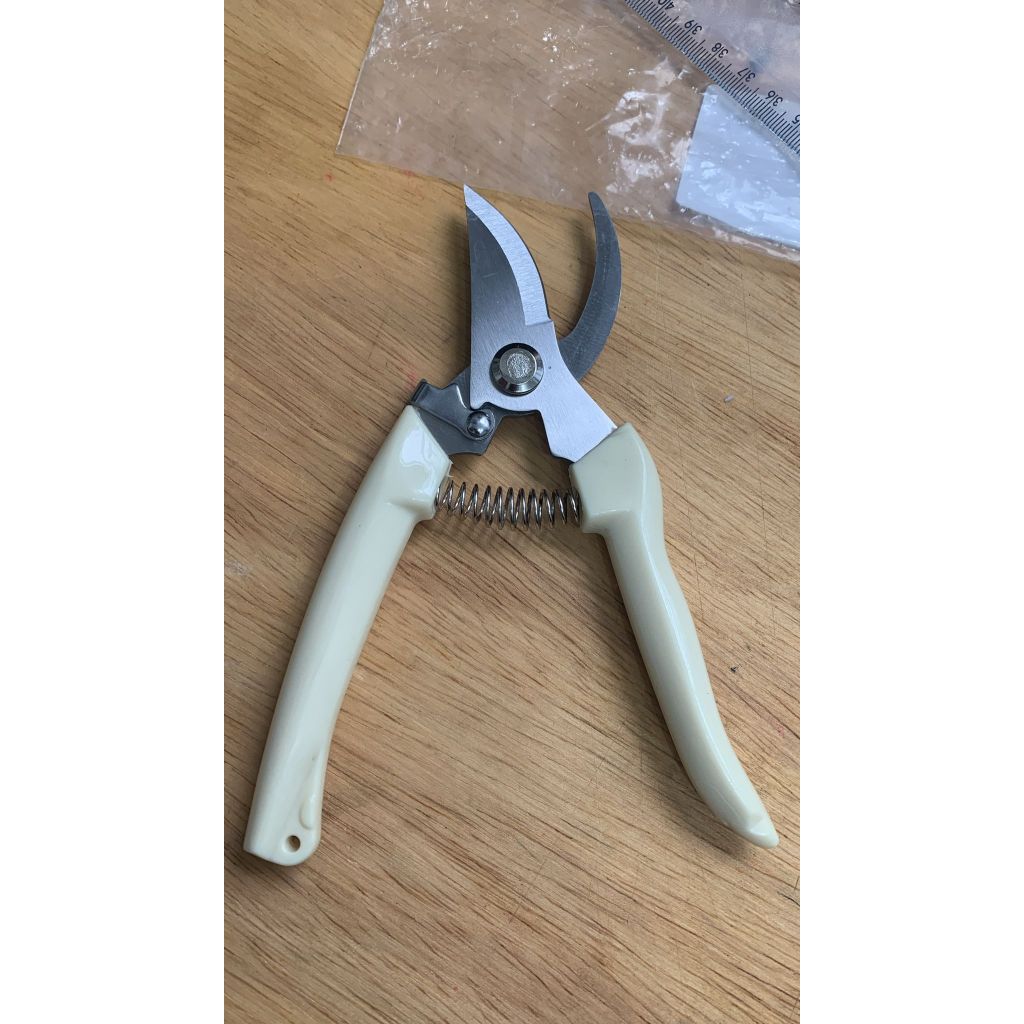Tesoura jardinagem simples importada 7'' leia o anuncio