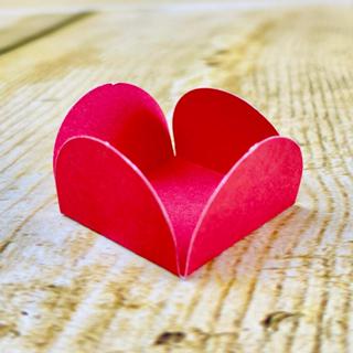 50~450 Forminhas Vermelho Para Doces 4 Pétala Mini 3X3X2 Cm  (70.4)  (Nc Toys MINI ) em Oferta na Shopee