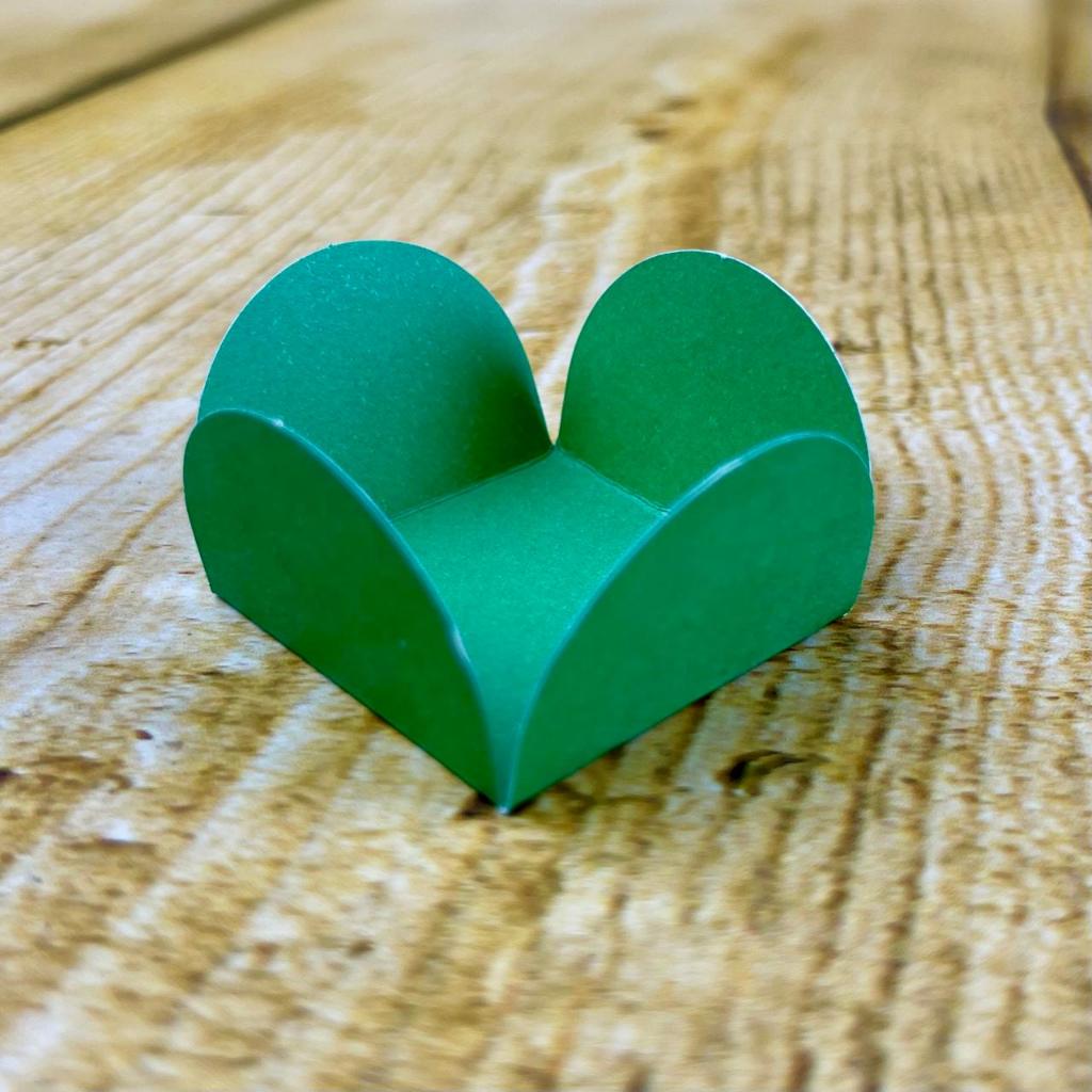 50~450 Forminhas Verde Bandeira Para Doces 4 Pétala Mini 3X3X2 Cm  (70.8)  (Nc Toys MINI ) em Oferta na Shopee