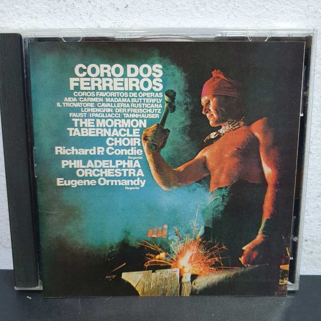 CD Coros Favoritos de Óperas - Coro Dos Ferreiros Coro Dos Peregrinos Coro Dos Sinos