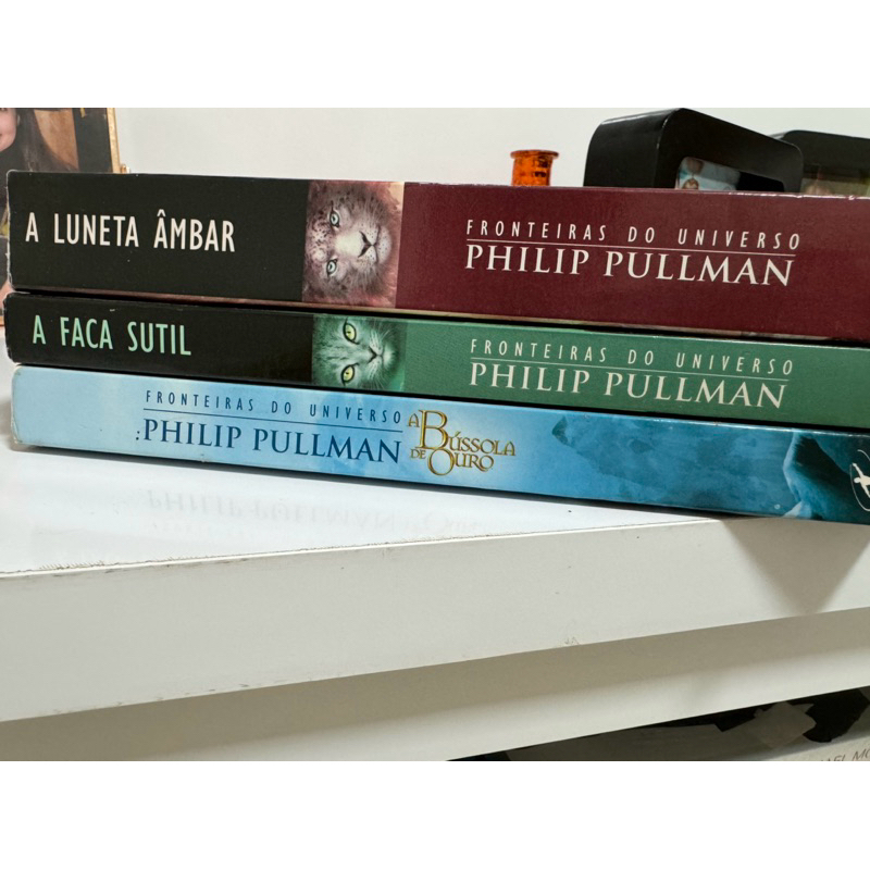 Trilogia Fronteiras do Universo , A bússola de ouro, A faca sutil, A luneta âmbar Philip Pullman