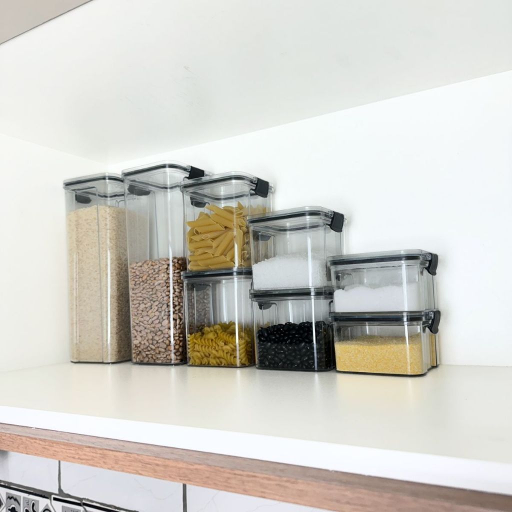 Conjunto de 8 Potes Herméticos em Acrílico Cristal com Trava e Design Empilhável - Organizador para Mantimentos