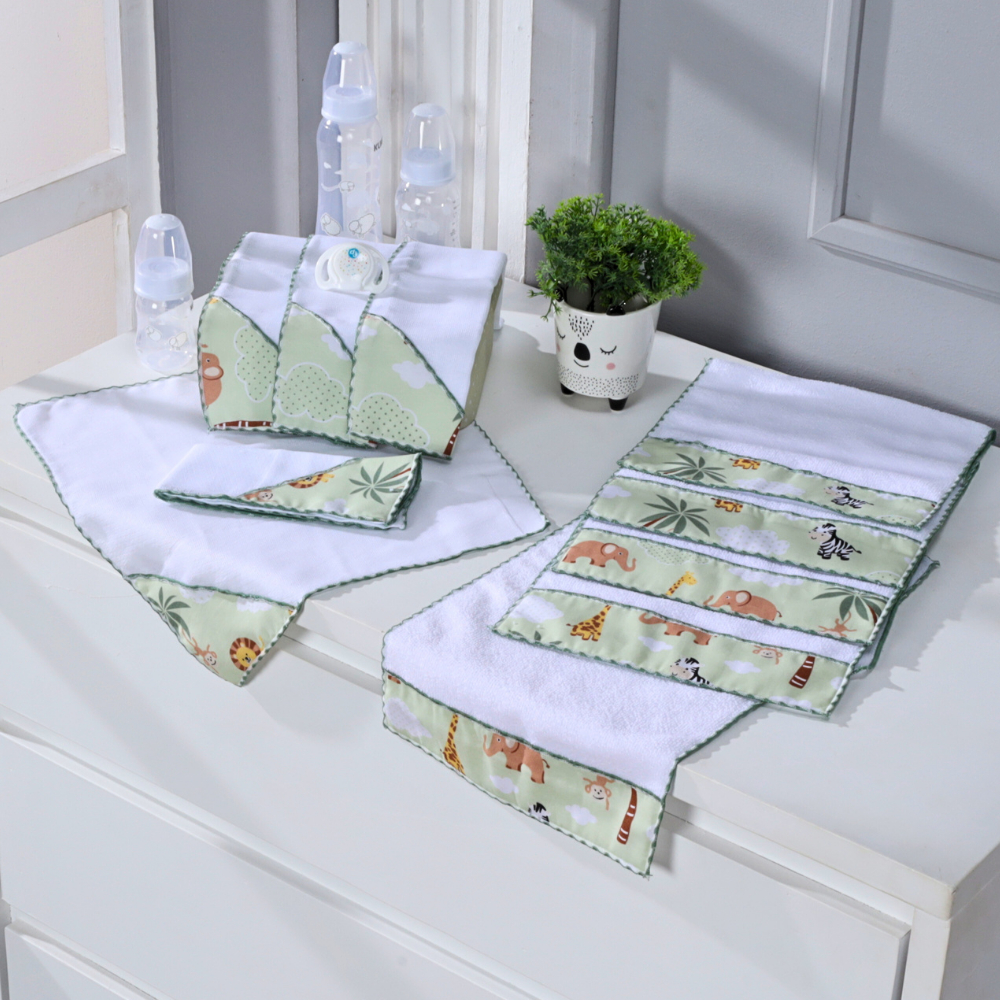 Kit 5 Fraldinhas de Boca Overlocadas + 5 Toalhinhas de Ombro Estampada Safari Verde 100% Algodão em Oferta na Shopee