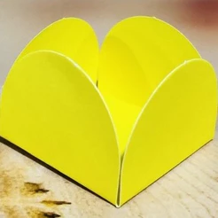 50~350 Forminhas Amarelo Para Doces 4 Pétalas GRANDE 4X4X2.7 ( 55.3 ) Nc Toys G