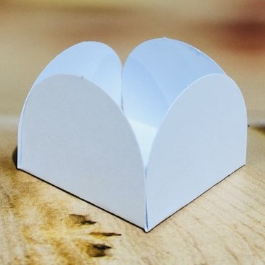 50~350 forminhas para doces 4 Petalas GRANDE 4x4 cm BRANCA 55.1 // - Home & Living