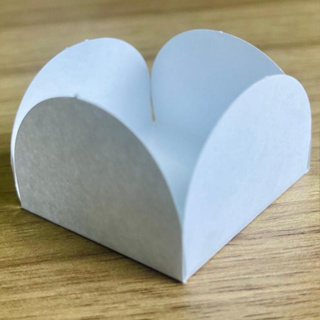 50~450 Forminhas Branca Para Doces 4 Pétalas MÉDIA 3,3X3,3X2,5 10.1 (Nc Toys Simples) em Oferta na Shopee