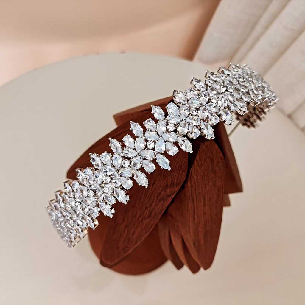 Coroas para Festa de 15 Anos: Onde Comprar | BuscaProdutos