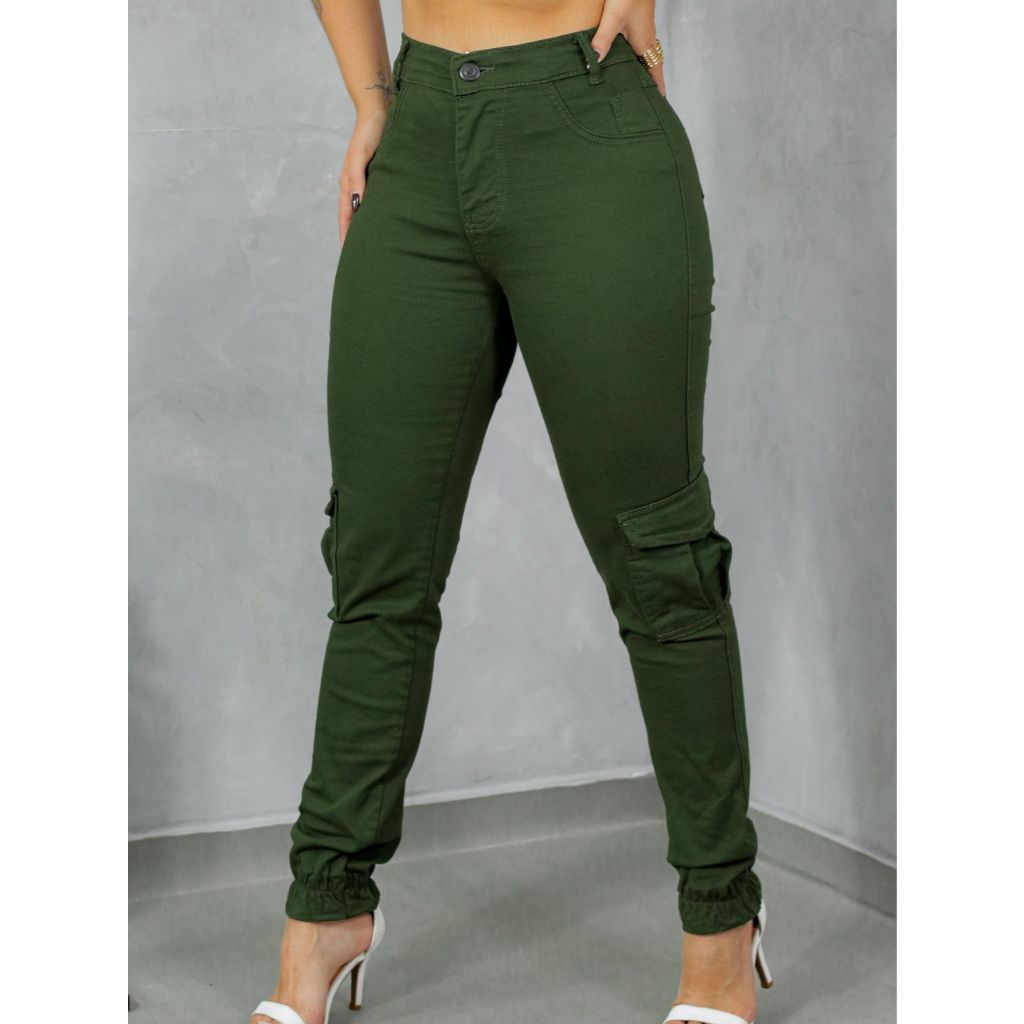 calça jogger cargo com bolso lateral feminina verde
