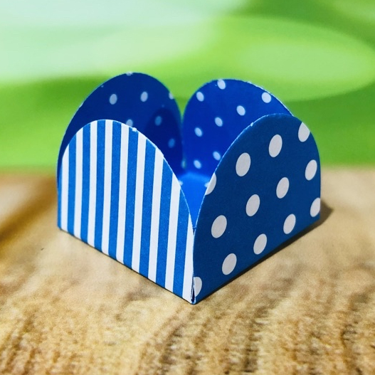 50~350 Forminhas Listras Poá Azul/Branco Para Doces 4 Pétalas 3,3X3,3X2,2  10.33 (Nc Toys Simples)// - Home & Living