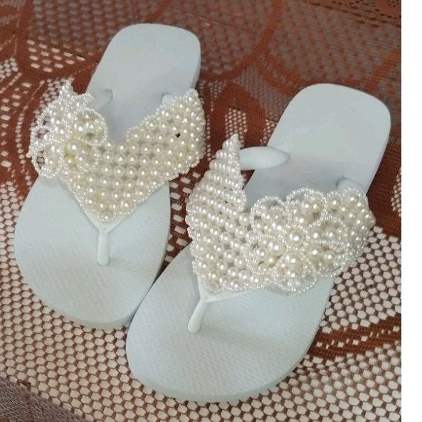 chinelo sandália havaianas original decorada customizada pedrarias pérolas artesanal