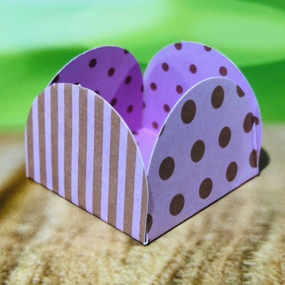 50~350 Forminhas 4 Pétalas para doces COR POÁ LISTRADO  ROSA E MARROM 10.40