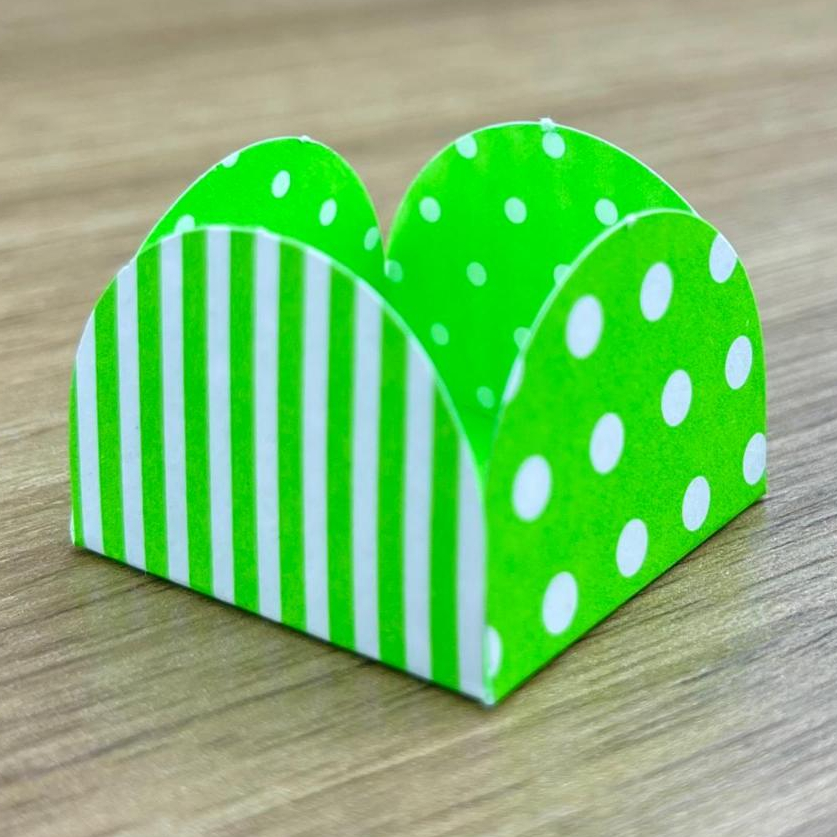 50~350 Forminhas Listras Poá Verde Limão/Branco Para Doces 4 Pétalas 3,3X3,3X2,2 10.37 (Nc Toys Simples)