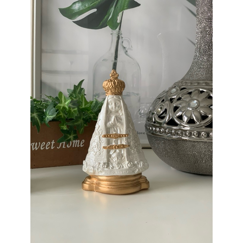 imagem nossa senhora aparecida baby infantil 15cm branco perolado decorada dourado gesso em Oferta na Shopee