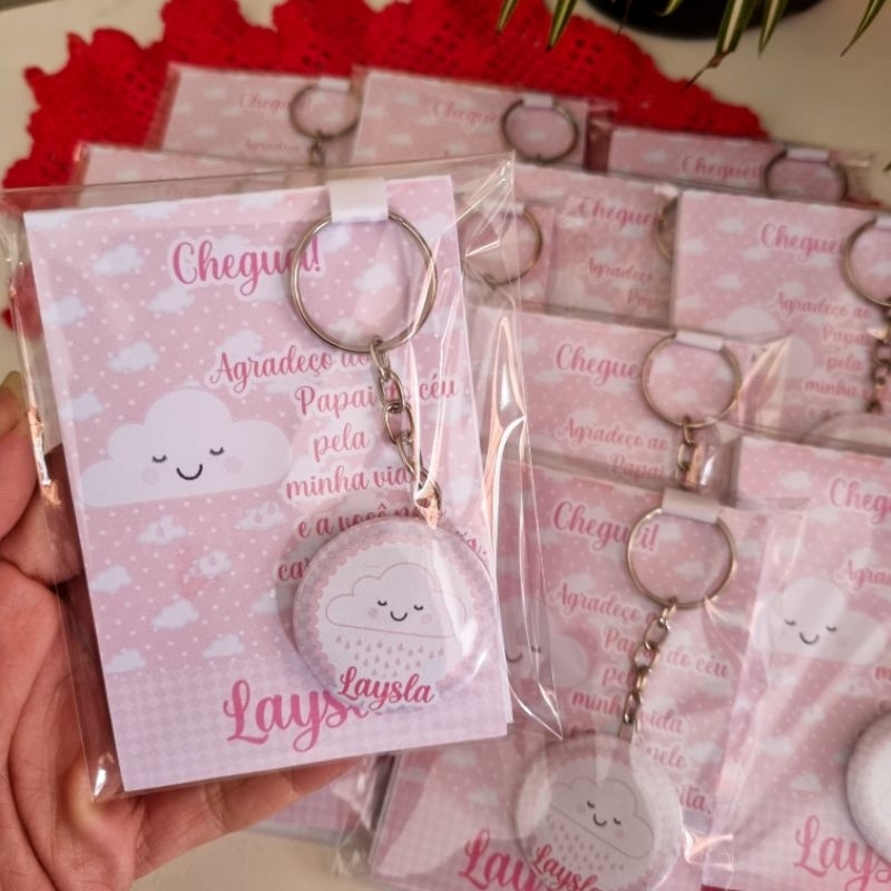 kit Lembrancinha Maternidade Nuvem Menina Bloquinhos + Chaveiros Personalizados