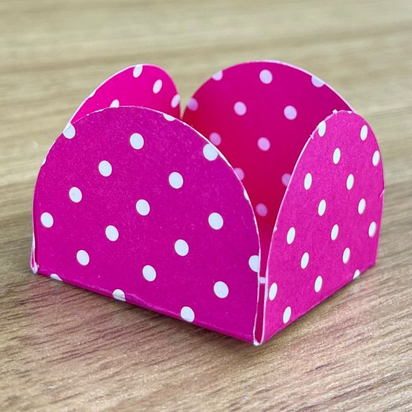 50~450 Forminhas Poá Pink/Branco Para Doces 4 Pétalas 3,3X3,3X2,2  10.24  (Nc Toys Simples) - Home & Living