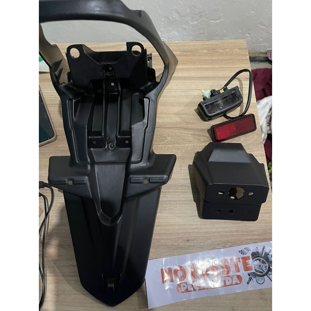 Paralama Traseiro Suporte Placa + Luz de Placa + suporte Luz placa Nxr Bros 150 2013 2014 em Oferta na Shopee
