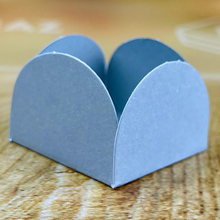 50~450 Forminhas Prata Para Doces 4 Pétalas 3,3X3,3X2,2  10.58 (Nc Toys Simples) em Oferta na Shopee