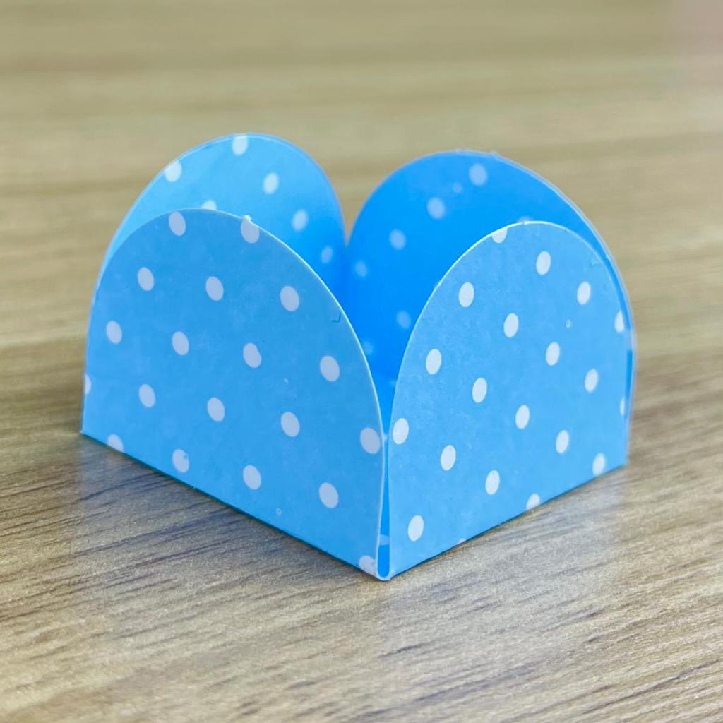 KIT Forminhas Poá Azul Claro/Branco Para Doces 4 Pétalas 3,3X3,3X2,2  10.19  (Nc Toys Simples) - Home & Living