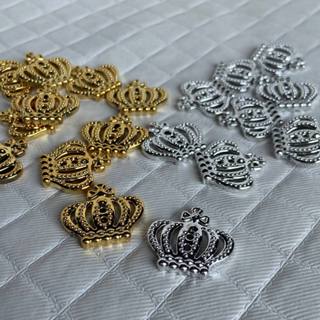 Aplique Coroa ABS 23MM  10 UNID Ou Mais 2.3x2cm- festa princesa- festa principe em Oferta na Shopee