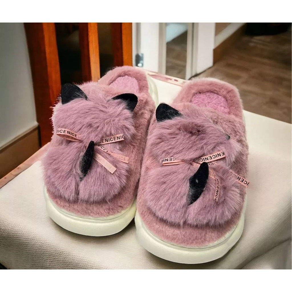 Pantufa de Pelúcia Gatinho PomPom Feminina Adulto Conforto Forrado Inverno Com Solado Antiderrap