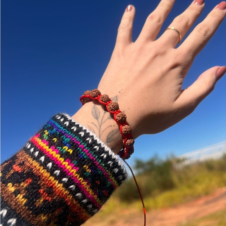 Pulseira Shambala Fio Vermelho - Rudraksha