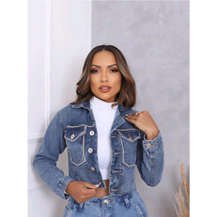 Cropped Jeans Feminino com Brilho Barra Desfiada Jaqueta Jeans Curta com Strass