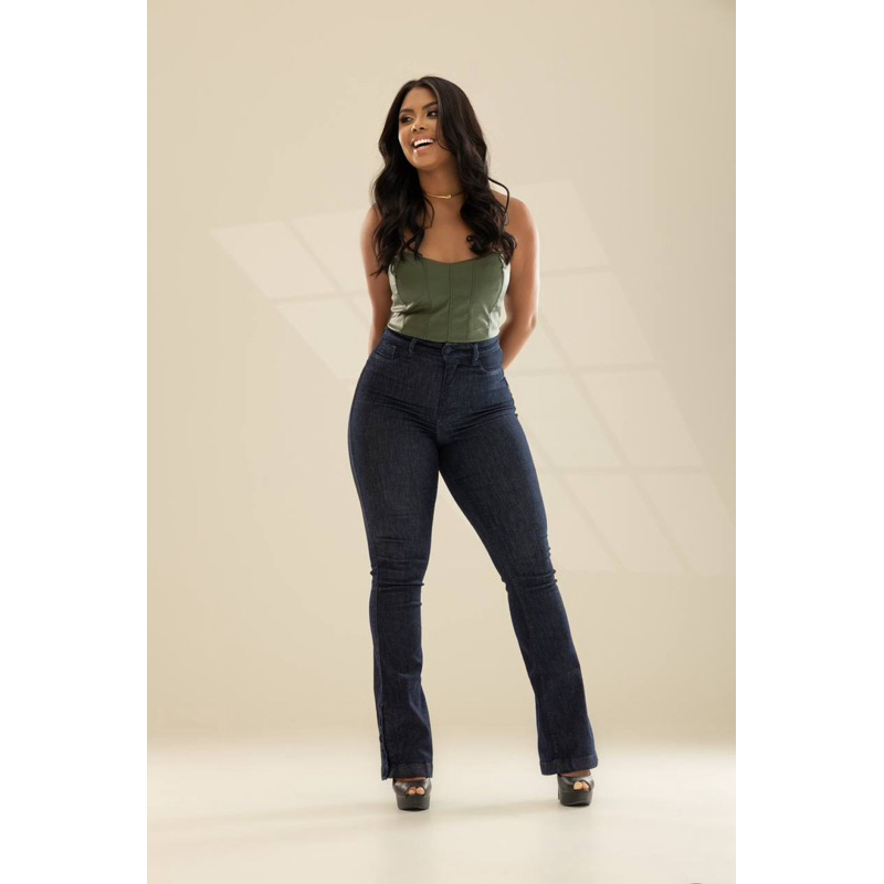 Calça Modeladora Flare Amaciada Botões Mamacita Jeans