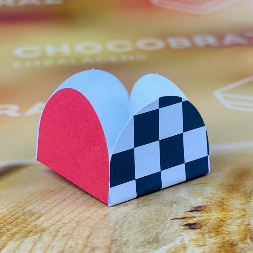 50~450 Forminhas Tema Carros Para Doces 4 Pétalas 3,3X3,3X2,2  10.56 (Nc Toys Simples) em Oferta na Shopee