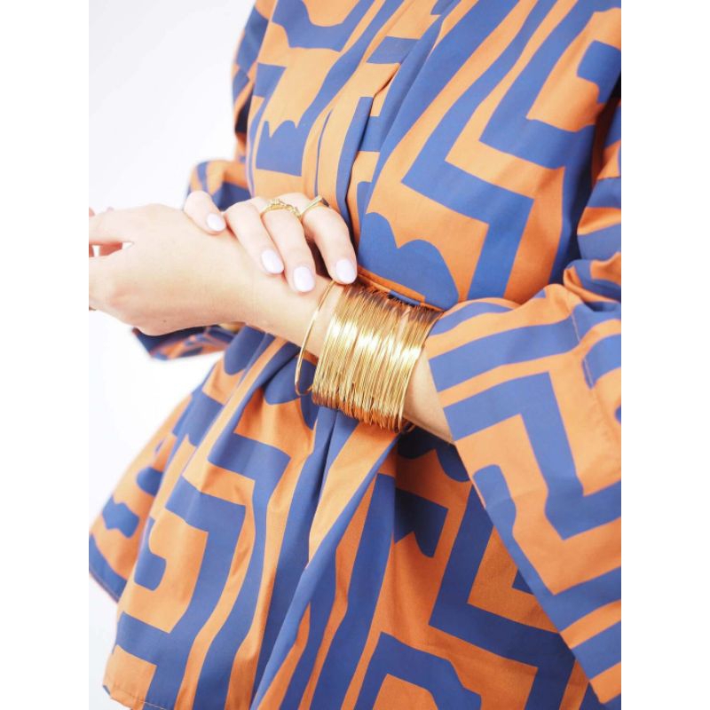 Bracelete Dourado Coleção Marie , Bracelete Feminino Dourado e Niquel, anatômico, com fio Entrelaçados.