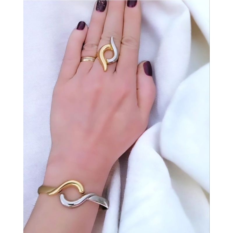 Kit Pulseira e Anel Feminino Dourado Luxo Premium Semijoia