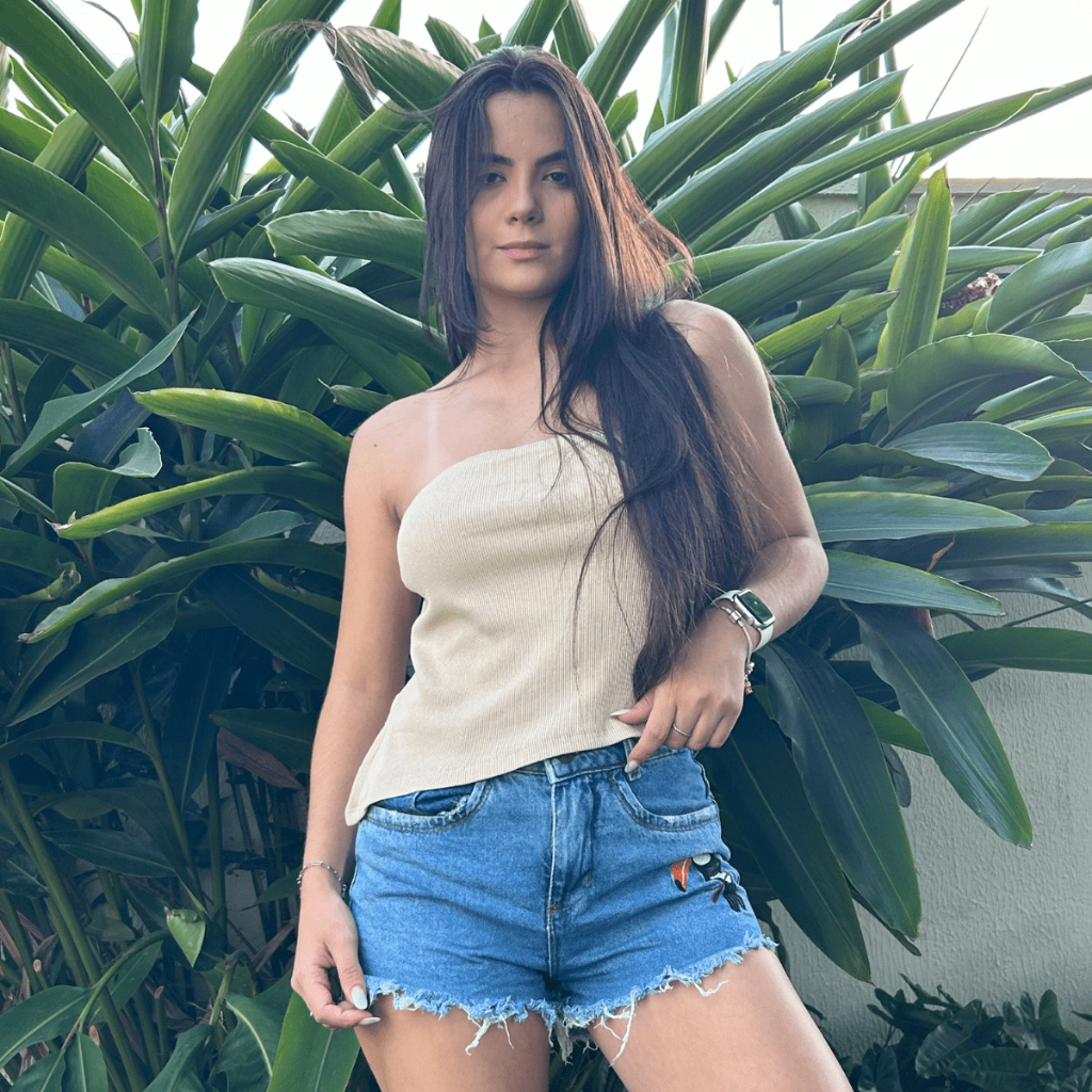Blusa Tomara que Caia Assimétrica Canelada Cropped Blogueira