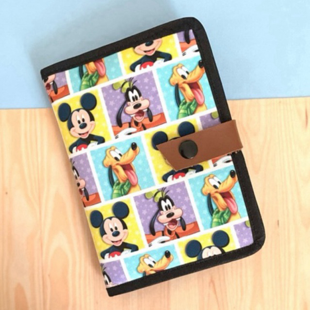 Porta Documentos e Passaporte Mickey